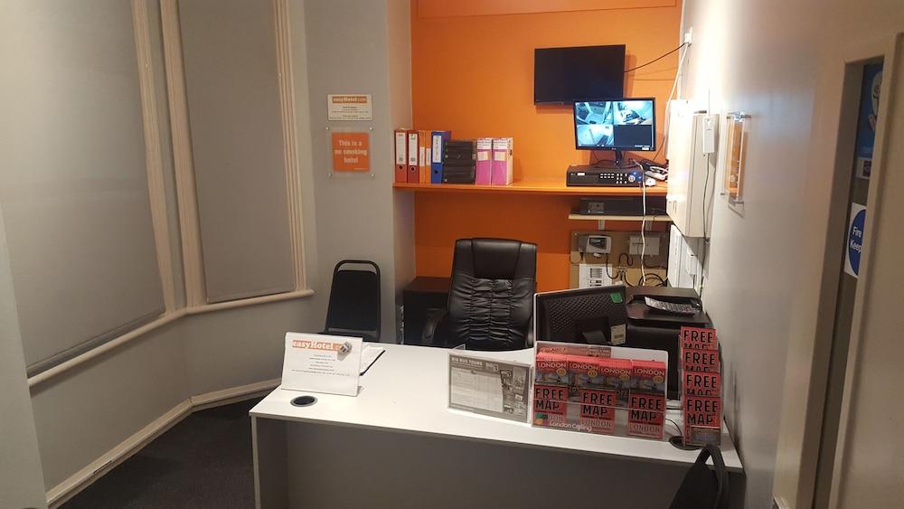 Easyhotel South Kensington Лондон Экстерьер фото