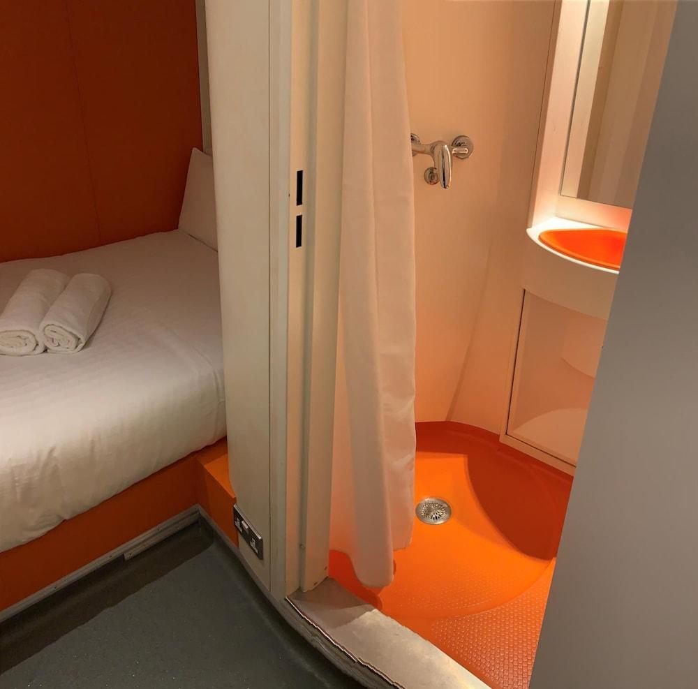 Easyhotel South Kensington Лондон Экстерьер фото